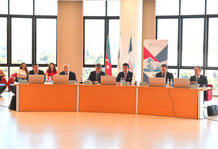 ADA Universitetində “Gələcəyin formalaşdırılması: strateji uzaqgörənlik” mövzusunda dəyirmi masa