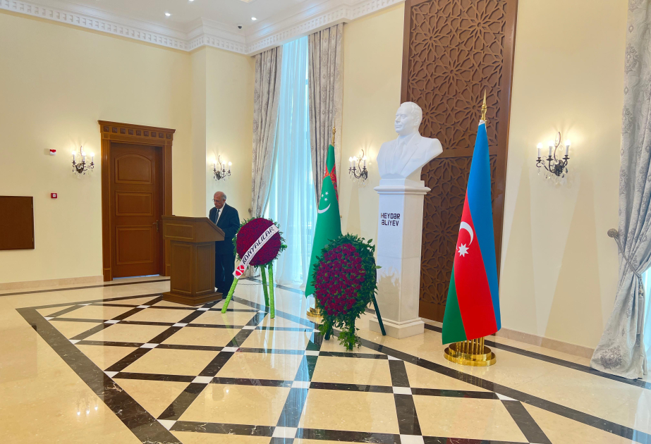 Ulu Öndər Heydər Əliyevin xatirəsi Türkmənistanda da anılıb