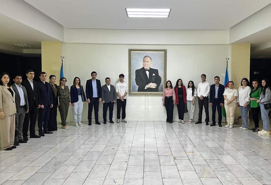 MDU kollektivi Ümummilli Lider Heydər Əliyevin xatirəsini ehtiramla yad edib