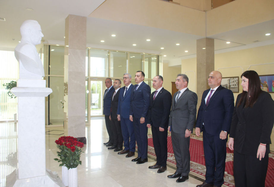 Minskdə Ulu Öndər Heydər Əliyevin əziz xatirəsi anılıb