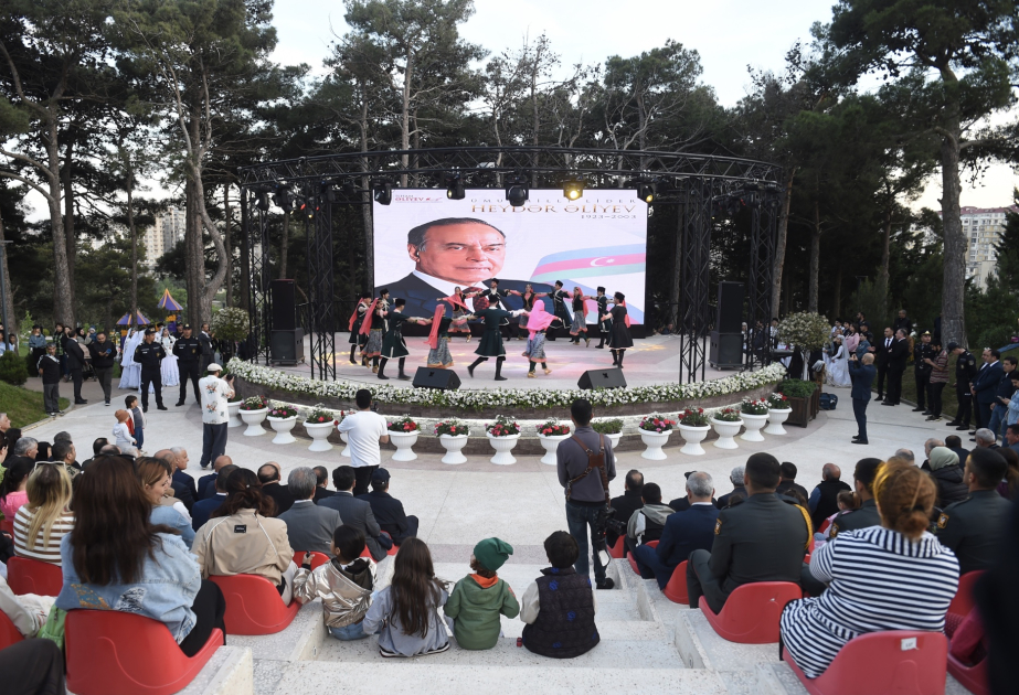 Xətai rayonunda Ulu Öndərin anadan olmasının 101-ci ildönümünə həsr edilmiş konsert keçirilib