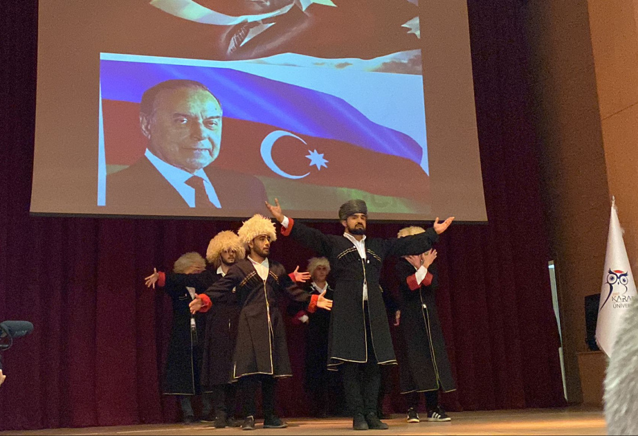 Türkiyənin Karabük Universitetində Ümummilli Lider Heydər Əliyevə həsr olunmuş konsert təşkil olunub