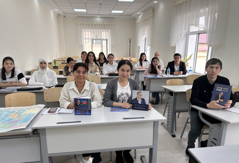 Özbəkistan ali məktəblərində Ulu Öndərə həsr olunan mühazirələr oxunub
