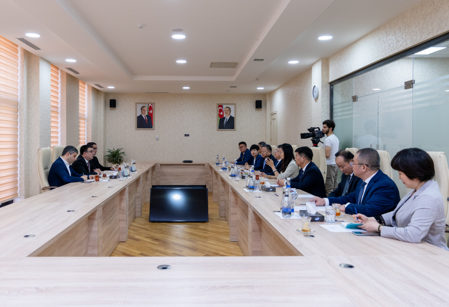 Una delegación de la provincia china de Shaanxi visitó AZERTAC