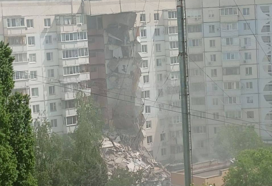 В Белгороде из-за попадания снаряда обрушился подъезд жилого дома