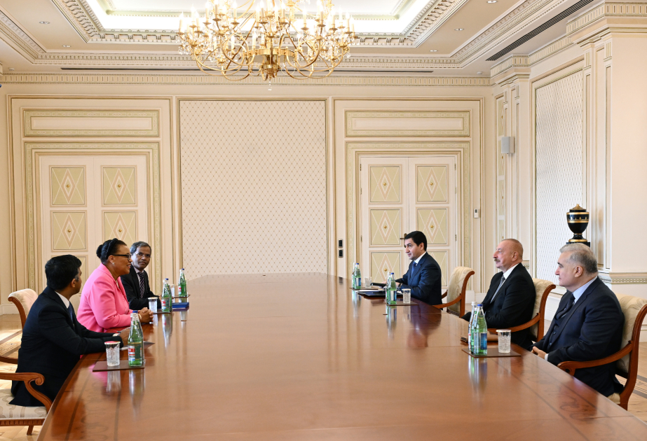 伊利哈姆·阿利耶夫总统会见英联邦秘书长