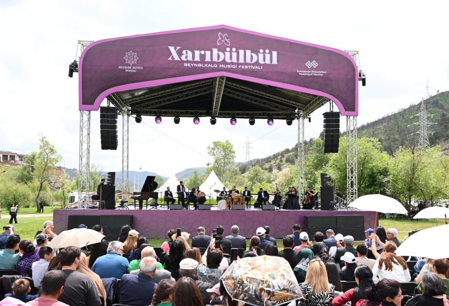 “Xarıbülbül” festivalı Laçında “Sələflər və xələflər” musiqi proqram ilə davam edib