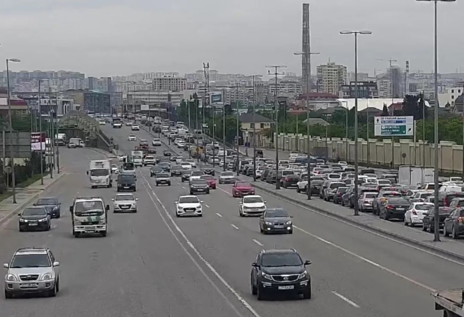 Bakının bir sıra yollarında sıxlıq müşahidə olunur