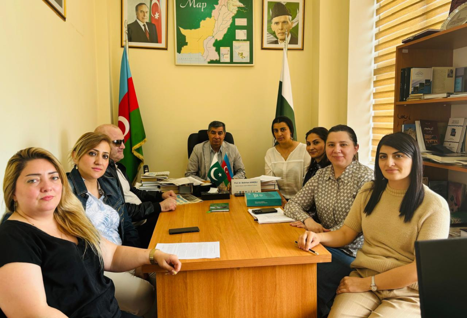 Matsuo Başounun 380 illik yubileyinə həsr edilmiş elmi seminar keçirilib