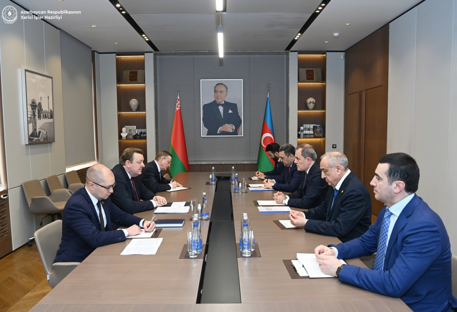 Ceyhun Bayramov belaruslu həmkarını bölgədəki mövcud reallıqlar barədə məlumatlandırıb
