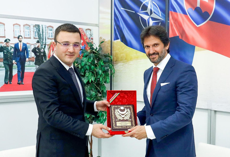 Baş direktor “IDEB 2024” sərgisində iştirak edir