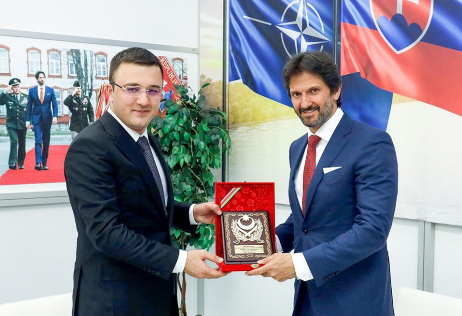 Заместитель министра обороны принимает участие в выставке IDEB 2024