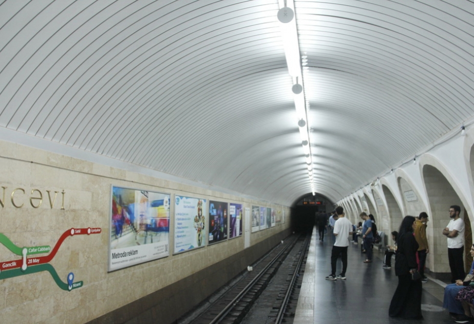 Metroda sərnişinin halının pisləşməsi qatarın hərəkətində gecikməyə səbəb olub