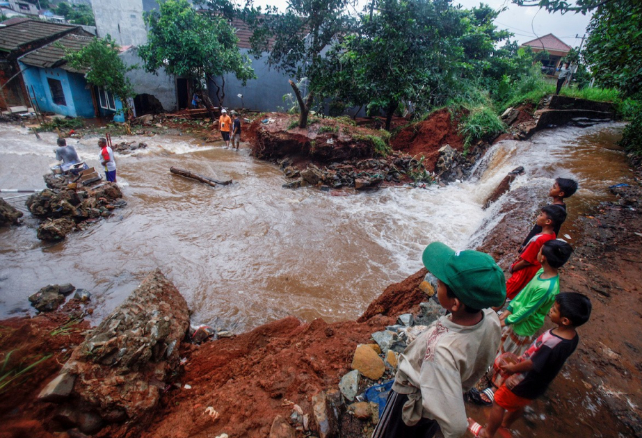 Death toll in Indonesia's lava floods rises to 67 with 20 missing