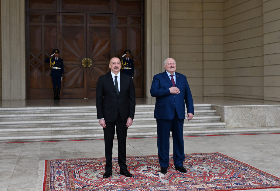 Offizieller Empfang von Präsident Lukaschenko in Baku VIDEO