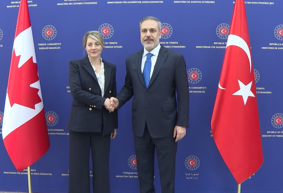 وزيرة خارجية كندا في زيارة لتركيا