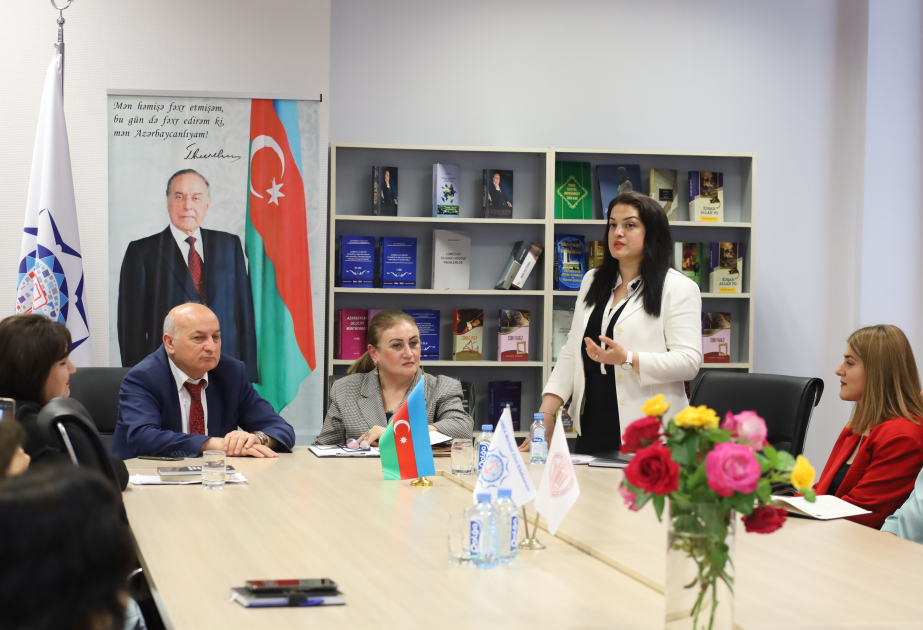 Mərkəzi Elmi Kitabxanada füzulişünas alimlərlə görüş keçirilib