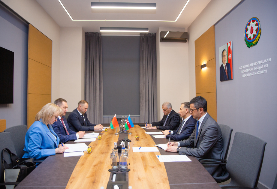 أذربيجان وبيلاروس تبحثان التعاون في مجال النقل
