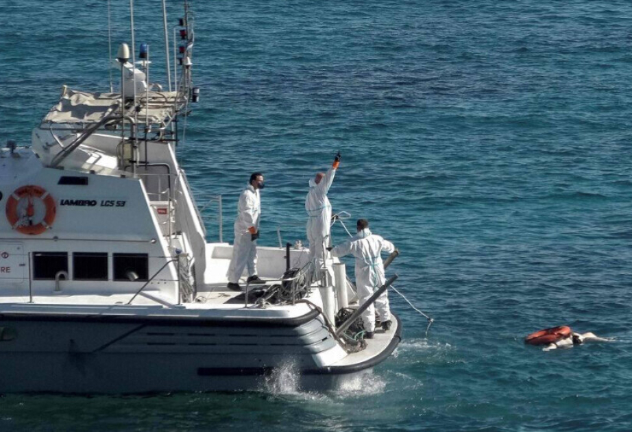 Yunanıstanda miqrant gəmisi batıb, üç nəfər itkin düşüb