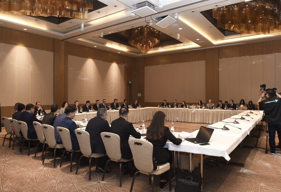 “Mübahisələrin həlli, məhkəmə sistemi və hüququn aliliyi” işçi qrupunun geniş tərkibdə iclası keçirilib YENİLƏNİB