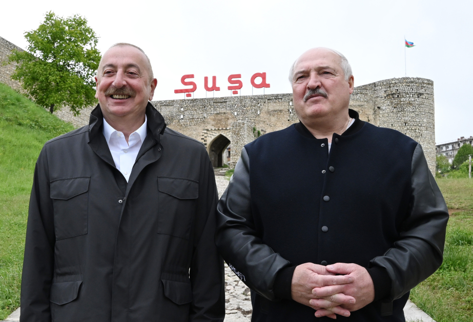Los Jefes de Estado de Azerbaiyán y Belarús visitan la ciudad de Shusha
