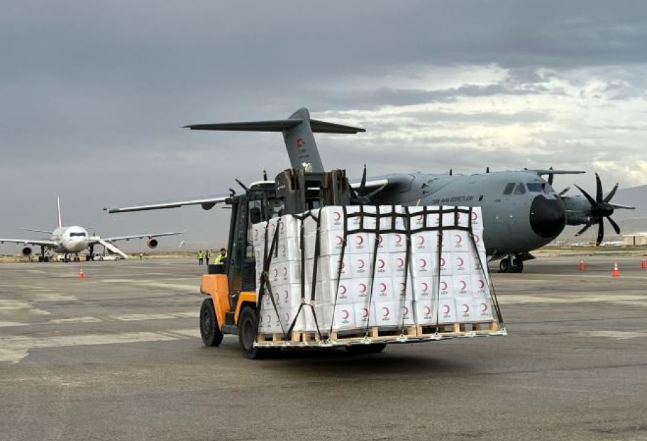 Türkiyə Əfqanıstana 24 ton humanitar yardım yollayıb