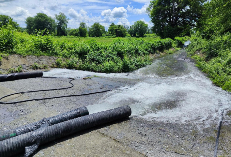 МЧС: Продолжаются меры по снижению уровня воды в озере Нохур