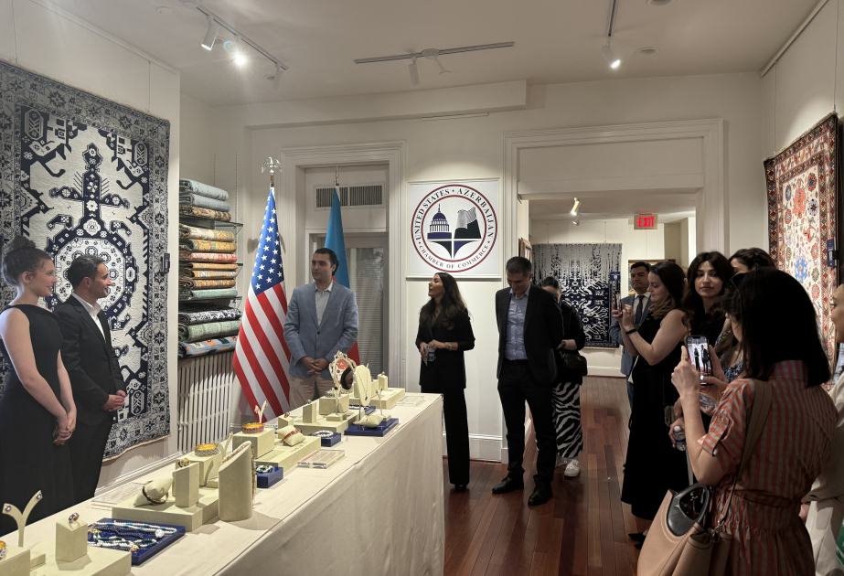 Se presenta en EE.UU. una colección de joyas inspirada en motivos nacionales azerbaiyanos