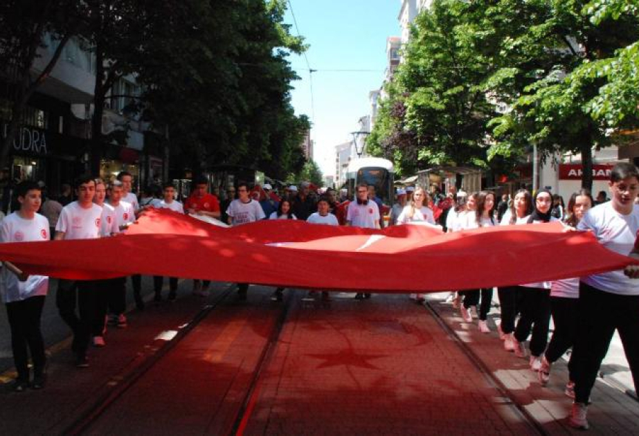 В Турции отмечается День памяти Ататюрка, молодежи и спорта