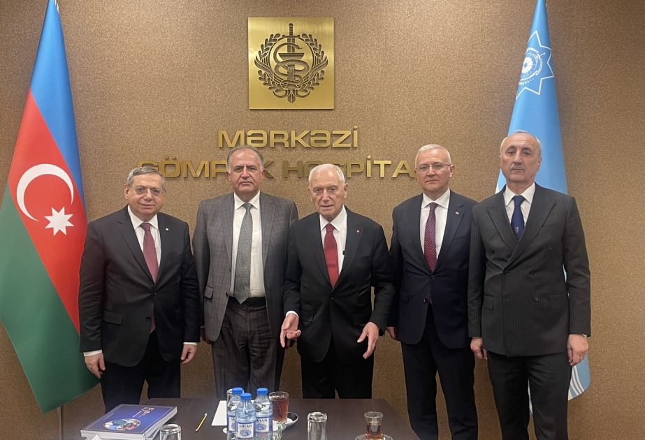 ®  Türkiyənin Başkent Universitetinin qurucusu Mehmet Haberal Mərkəzi Gömrük Hospitalını ziyarət edib