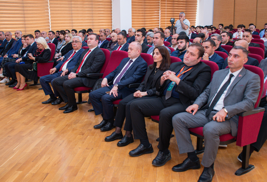 Sumqayıtda sənayenin alternativ enerjidən istifadəyə keçidi və kadr hazırlığı mövzusunda tədbir keçirilib
