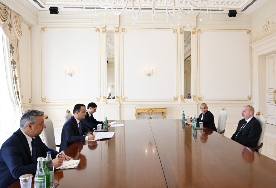 الرئيس إلهام علييف يلتقي وزير الاستثمار والصناعة والتجارة الأوزبكي (محدث)