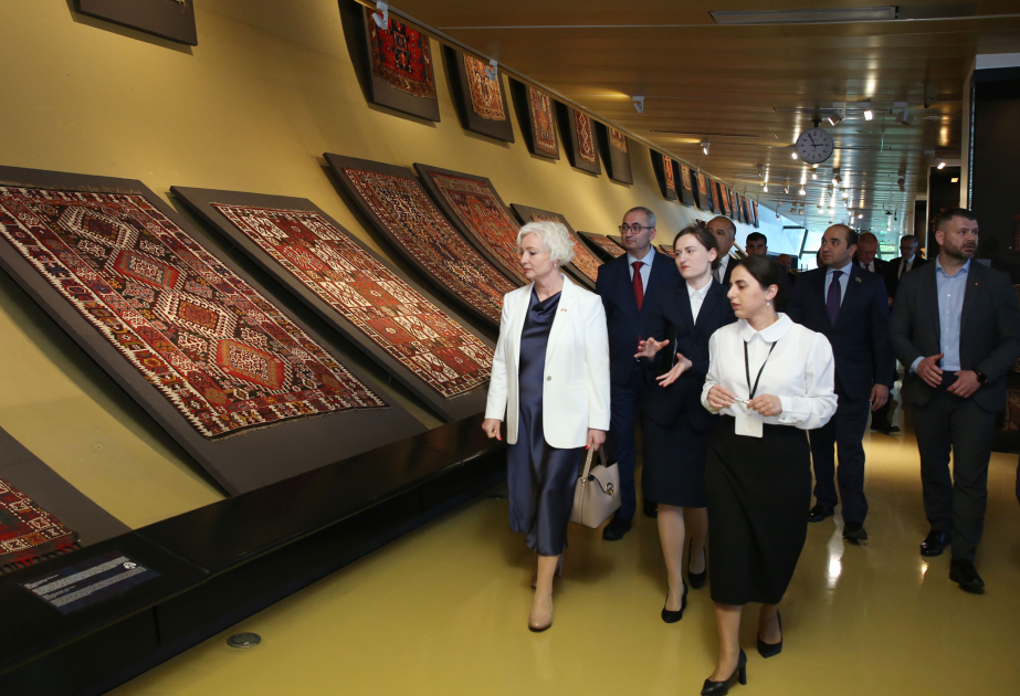 Milli Xalça Muzeyində Latviya muzeyi üçün yaradılan Qarabağ qrupuna aid xalçanın təqdimatı keçirilib
