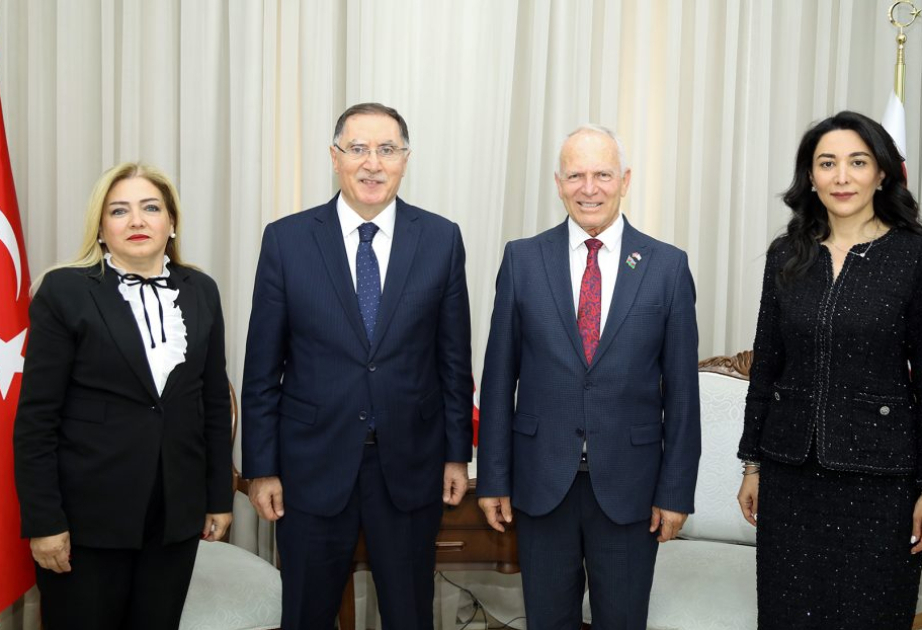 El Presidente del Norte de Chipre recibe a los Defensores del Pueblo de Azerbaiyán y Türkiye