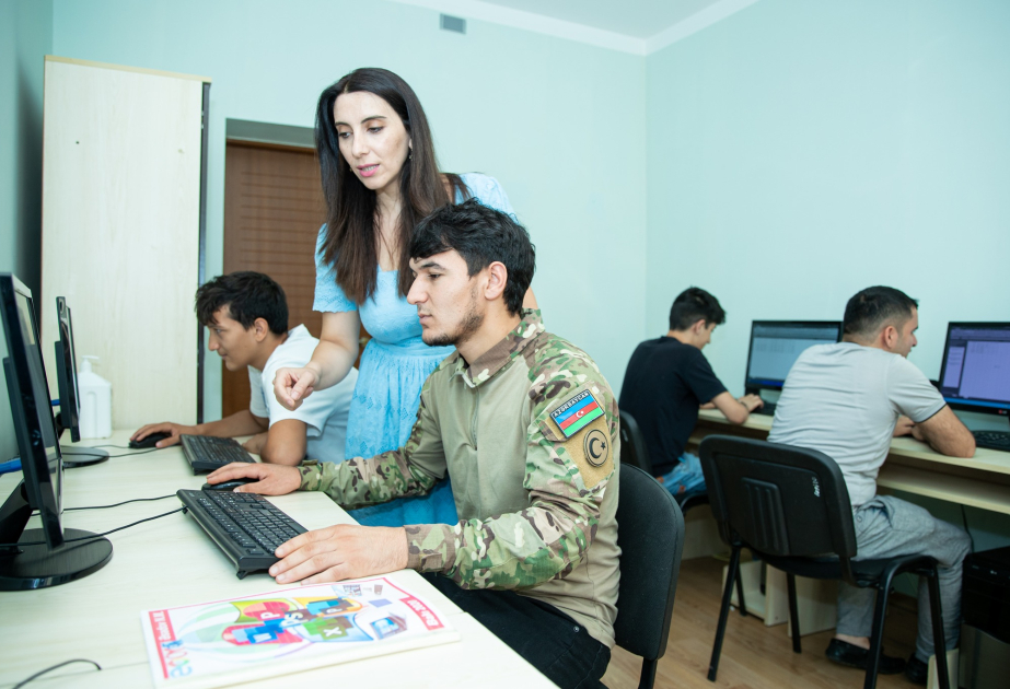 Əlilliyi olan 225 gəncə peşə və sosial reabilitasiya xidmətləri göstərilib