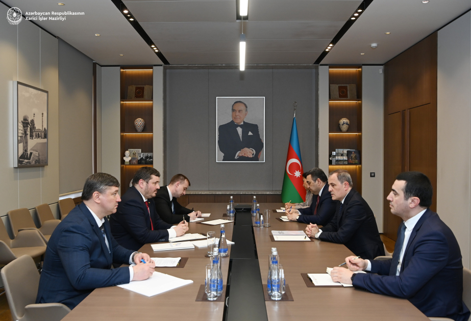 Canciller azerbaiyano se reunió con el Embajador de Ucrania en Azerbaiyán