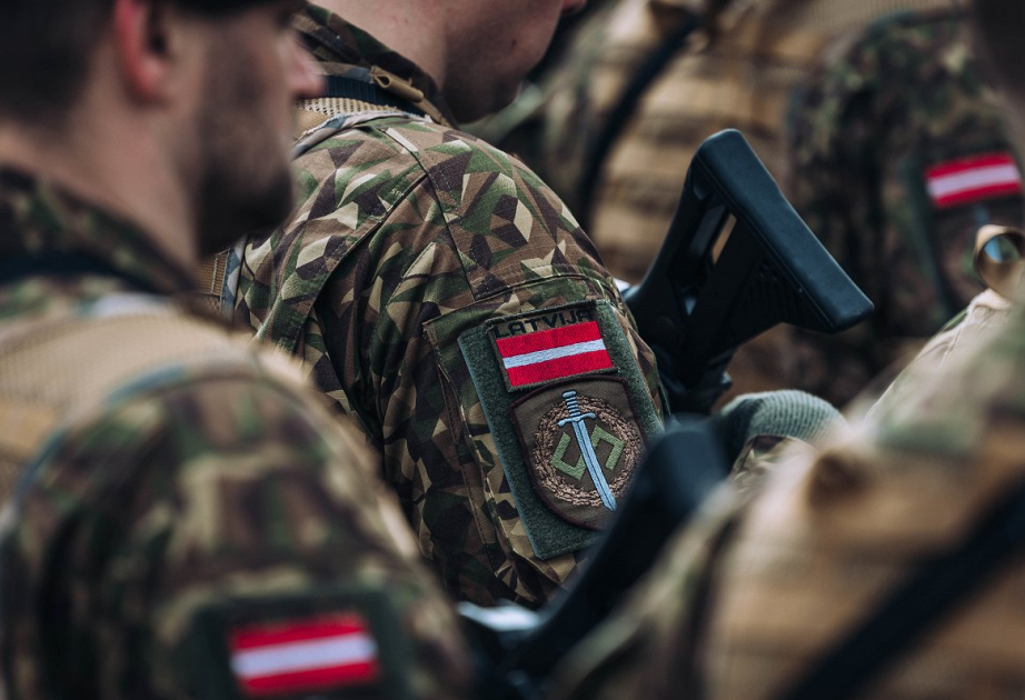 Latviyada Rusiya vətəndaşlığını saxlayan şəxslər orduya çağırılmayacaqlar