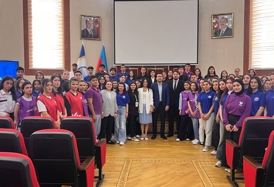 BDU-da açıq forum: “Özündən başla, bu gün könüllü ol!”