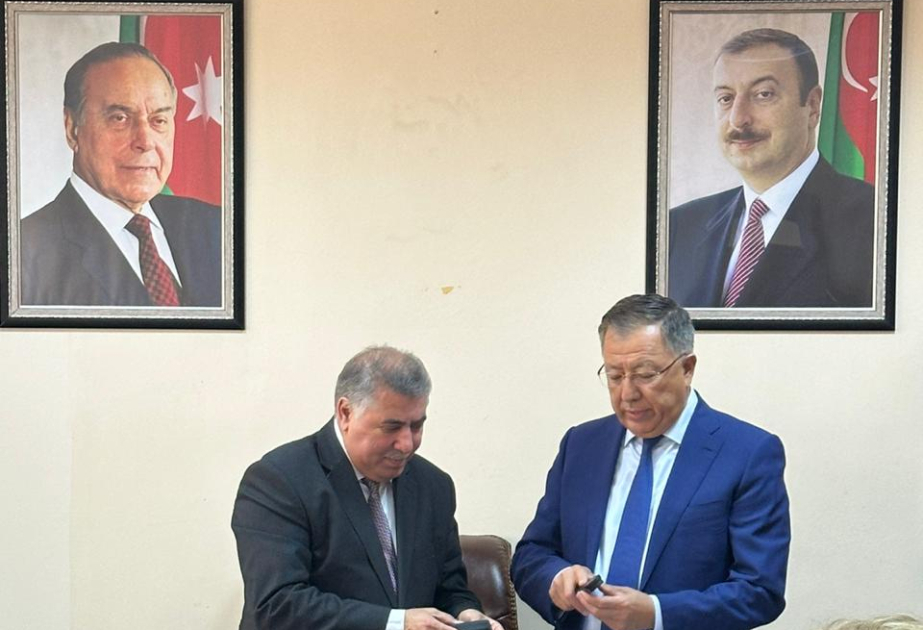Dilçilik İnstitutu Qazaxıstan Milli Universiteti ilə əməkdaşlıq məsələlərini müzakirə edib