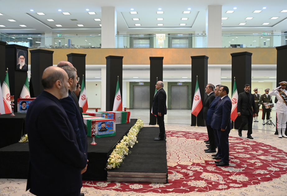 Le Premier ministre Ali Assadov assiste aux funérailles du défunt président Raïssi en Iran