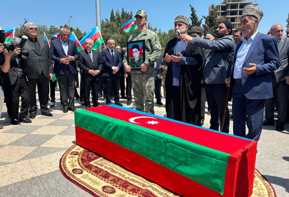 Şəhid Cavid Ələkbərovun nəşi 30 ildən sonra Sumqayıtda torpağa tapşırılıb