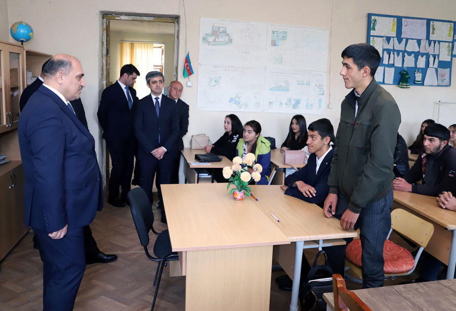 Nazir müavini İdris İsayev Gədəbəydə bir sıra məktəblərin fəaliyyəti ilə tanış olub