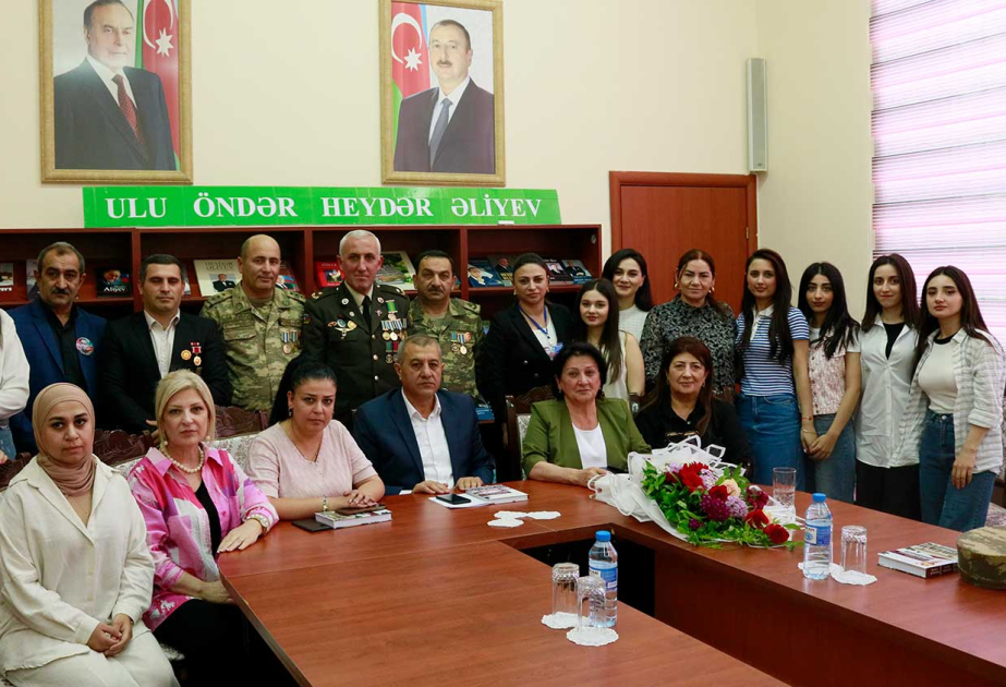 Gənclər Kitabxanasında “Vətən fədailəri” kitabının təqdimatı olub