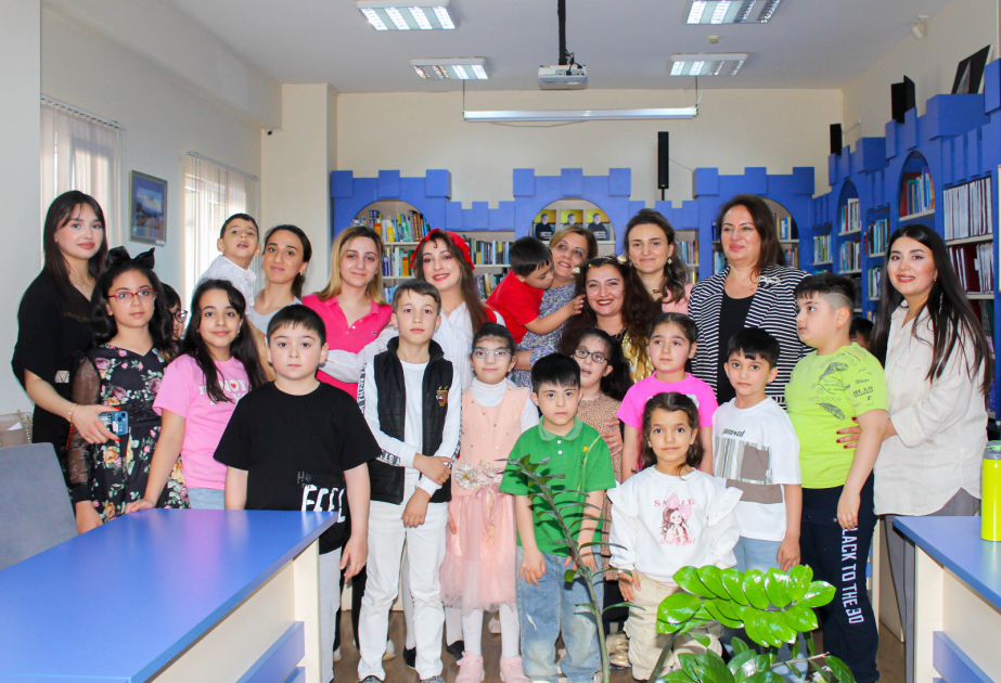 Əlilliyi müəyyənləşdirilmiş uşaqlara kitablar hədiyyə edilib