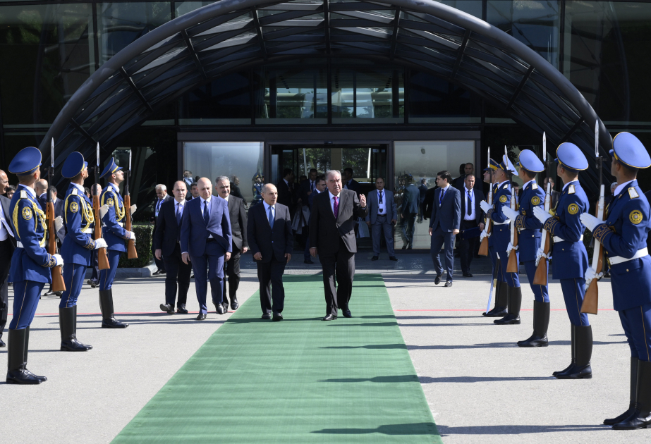 Tacikistan Prezidenti Emoməli Rəhmonun Azərbaycana dövlət səfəri başa çatıb