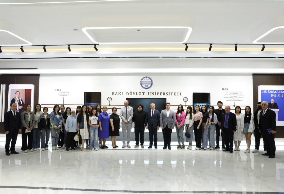 El Encargado de Negocios a.i. de Chile y astrónomos del observatorio ALMA visitaron la Universidad Estatal de Bakú