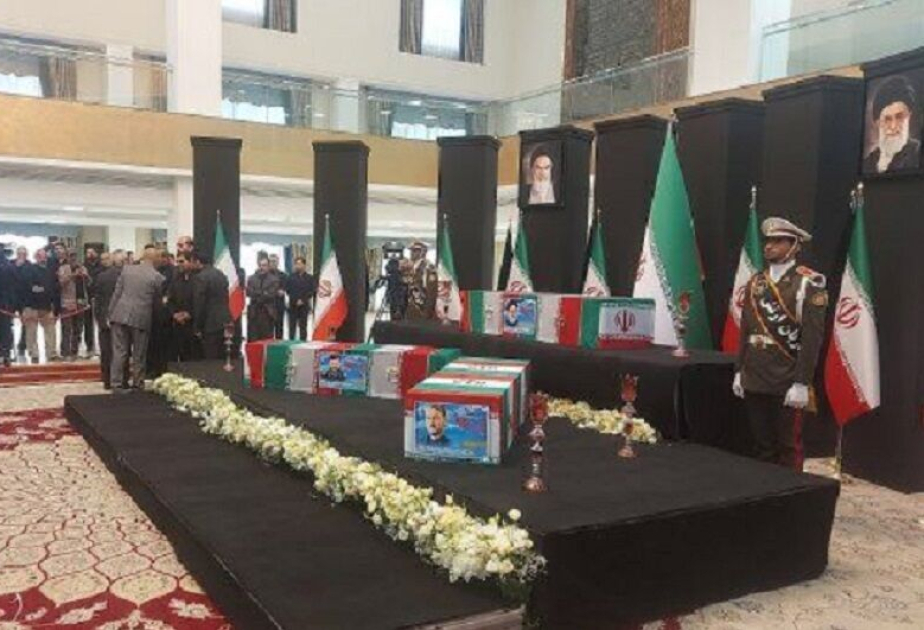 90 altos funcionarios extranjeros rinden homenaje al presidente mártir Raisi y su comitiva