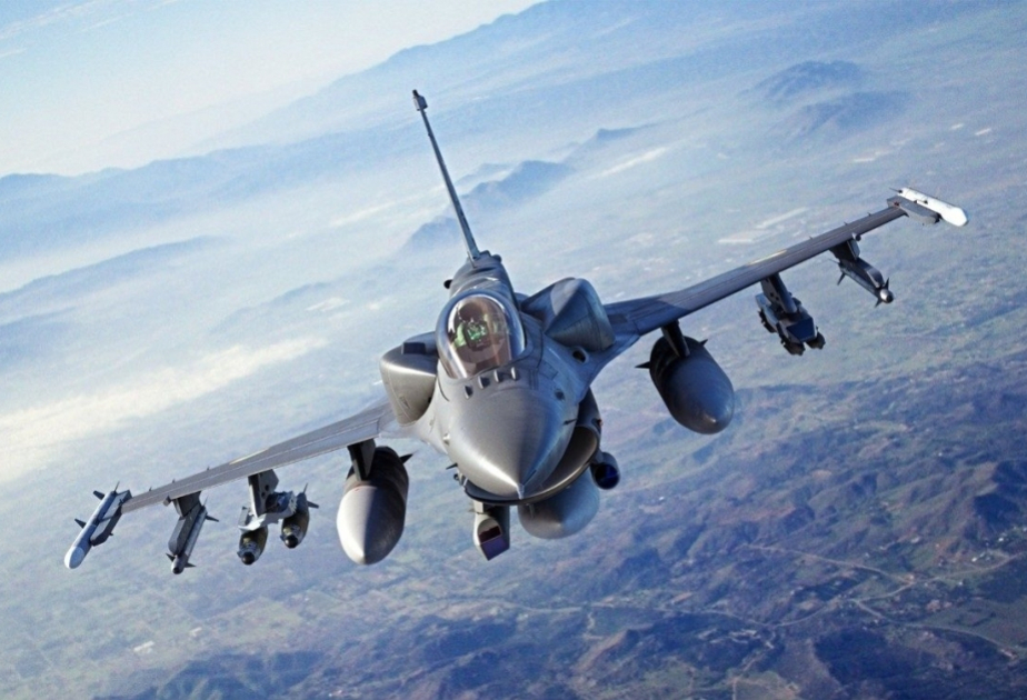 ABŞ-da ukraynalı pilotların ilk qrupu F-16-nı idarə etmək üçün təlim keçib