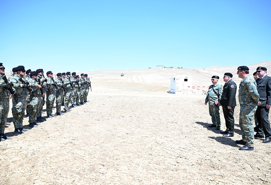 Se celebraron clases de entrenamiento de combate con el personal del Departamento de Policía Militar