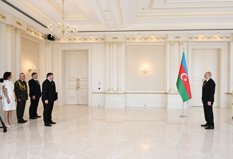 El Presidente de Azerbaiyán acepta las cartas credenciales del recién nombrado embajador de Ucrania